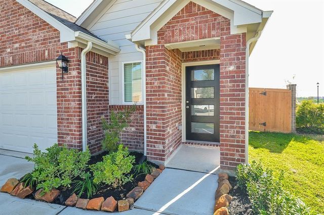 7402 Sunlit Harbor Dr, Cypress, TX 77433