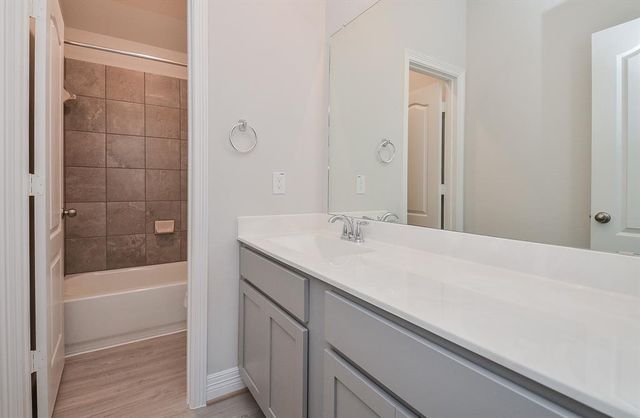 7402 Sunlit Harbor Dr, Cypress, TX 77433