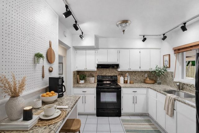 180 SW 9th Court, Pompano Beach, FL 33060