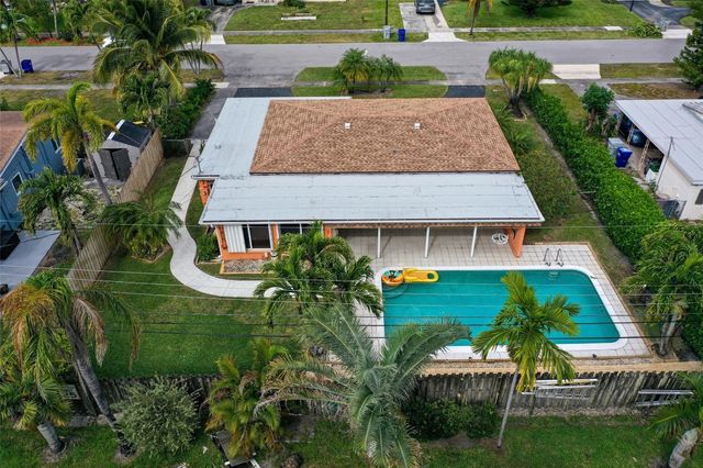 180 SW 9th Court, Pompano Beach, FL 33060