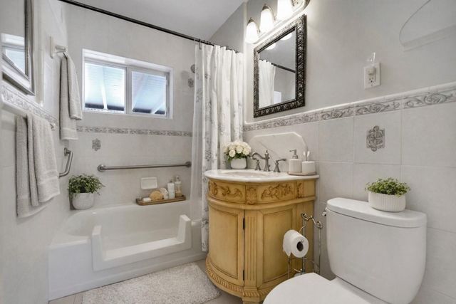 180 SW 9th Court, Pompano Beach, FL 33060