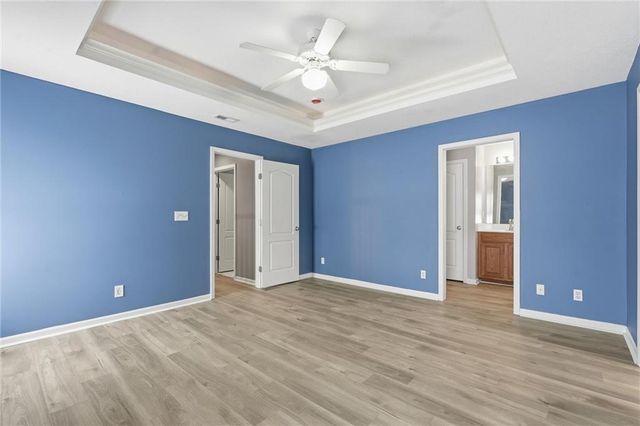 1323 N 158th Court, Basehor, KS 66007