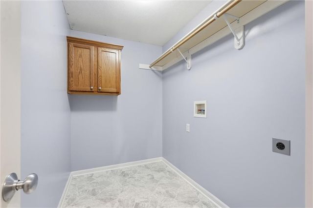 1323 N 158th Court, Basehor, KS 66007