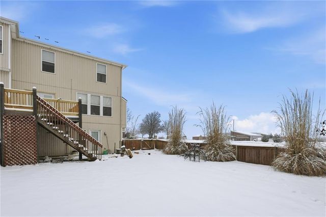 1323 N 158th Court, Basehor, KS 66007