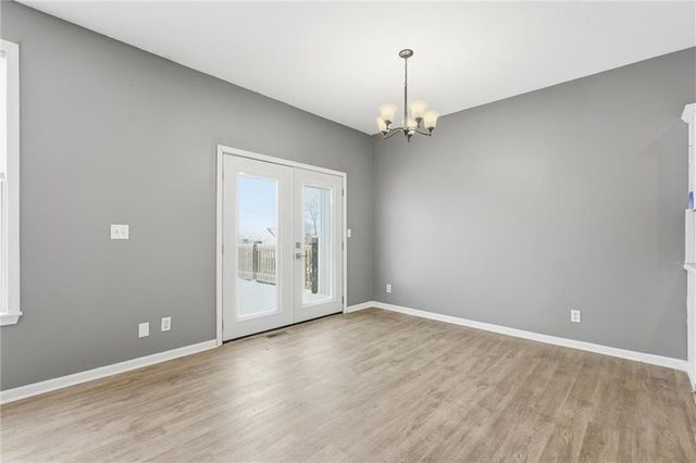 1323 N 158th Court, Basehor, KS 66007