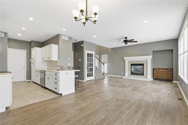 1323 N 158th Court, Basehor, KS 66007