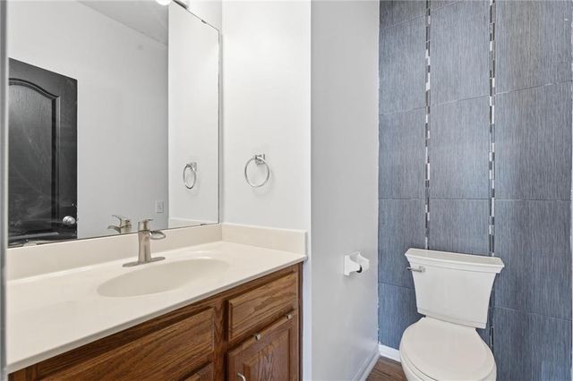 1323 N 158th Court, Basehor, KS 66007