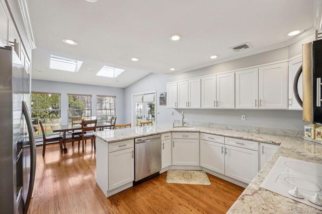 87 Kingsbury Road, Garden City, NY 11530