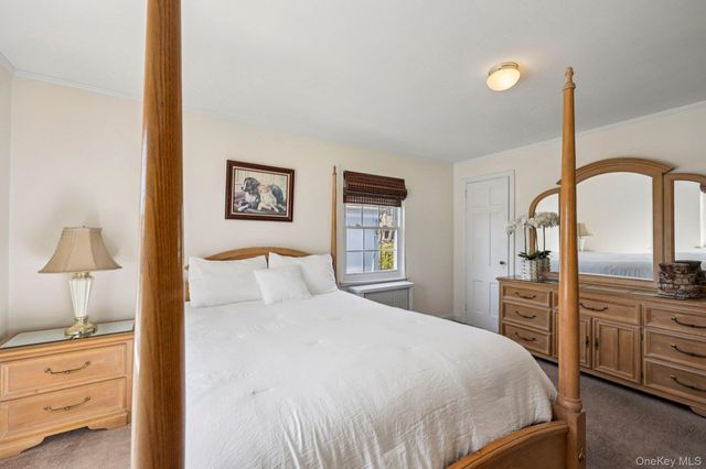 87 Kingsbury Road, Garden City, NY 11530