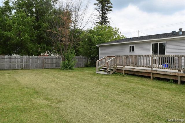 2140 S Dye Road, Flint, MI 48532