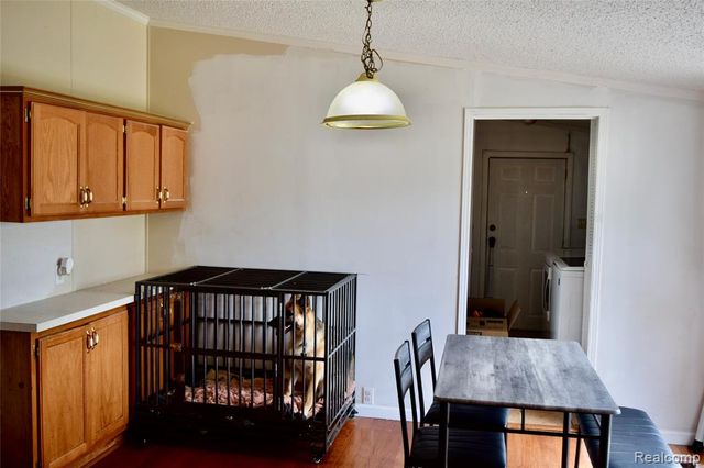 2140 S Dye Road, Flint, MI 48532