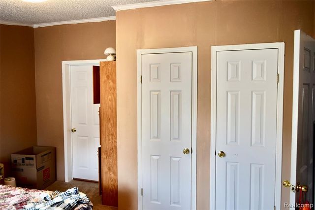 2140 S Dye Road, Flint, MI 48532