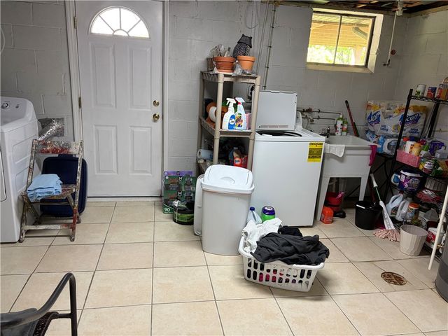 9661 Don Dr, North Huntingdon, PA 15642