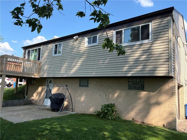 9661 Don Dr, North Huntingdon, PA 15642