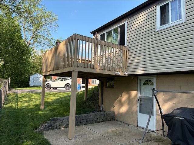 9661 Don Dr, North Huntingdon, PA 15642