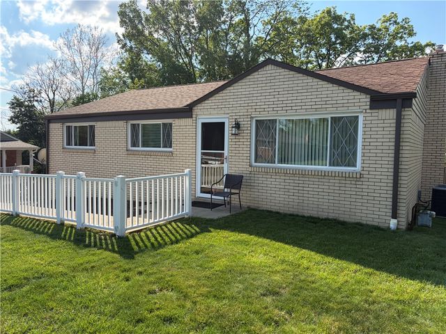 9661 Don Dr, North Huntingdon, PA 15642