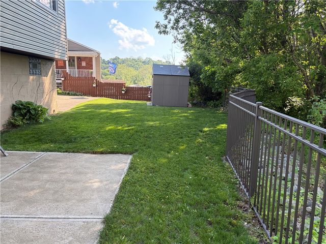 9661 Don Dr, North Huntingdon, PA 15642