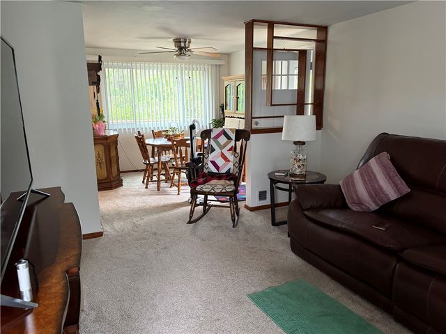9661 Don Dr, North Huntingdon, PA 15642