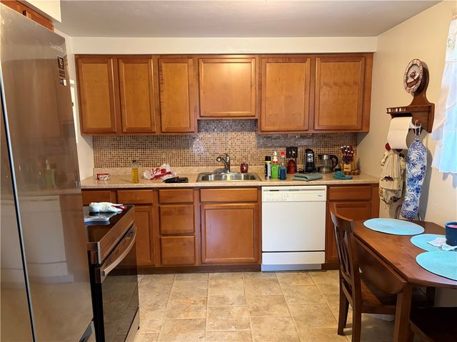 9661 Don Dr, North Huntingdon, PA 15642