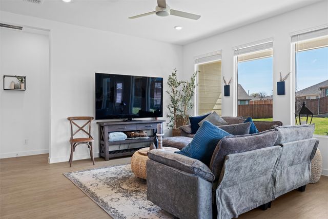 321 Sedalia Trail, Justin, TX 76247