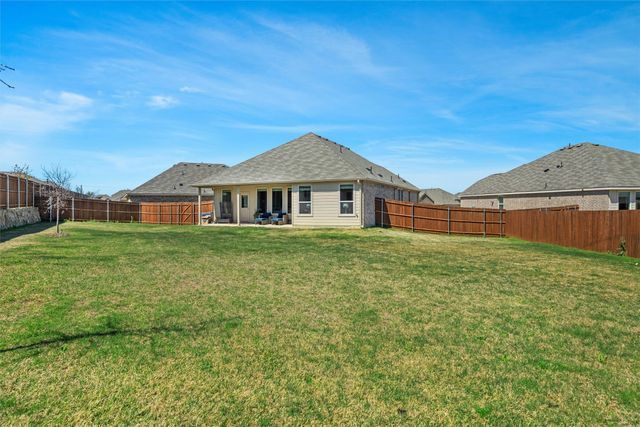 321 Sedalia Trail, Justin, TX 76247