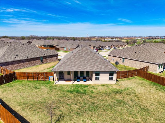 321 Sedalia Trail, Justin, TX 76247