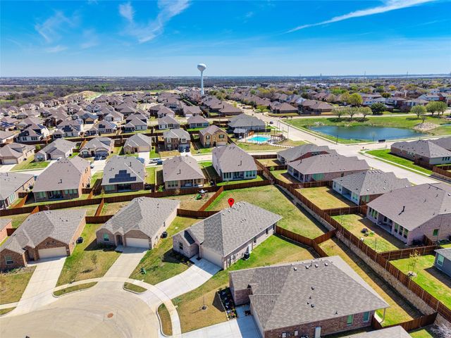 321 Sedalia Trail, Justin, TX 76247