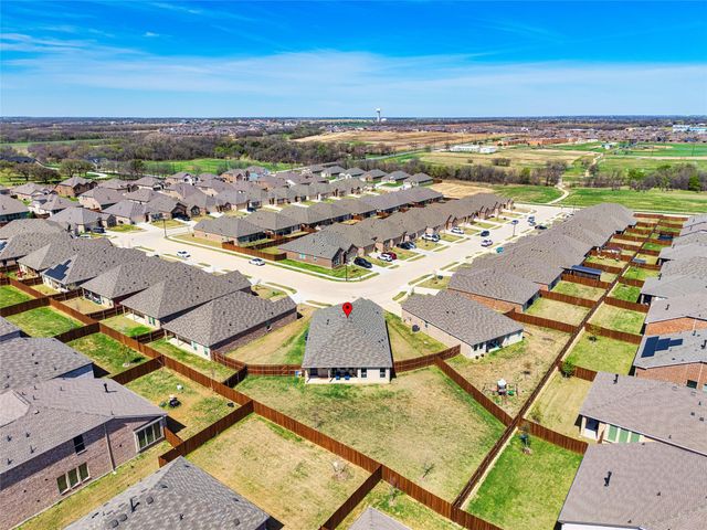 321 Sedalia Trail, Justin, TX 76247