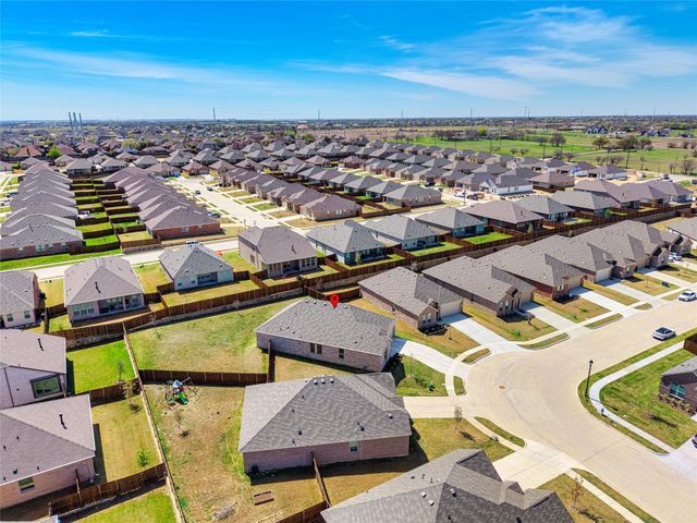 321 Sedalia Trail, Justin, TX 76247