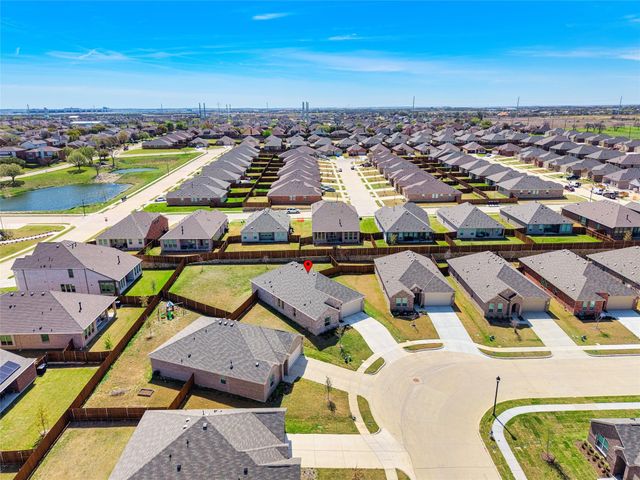 321 Sedalia Trail, Justin, TX 76247