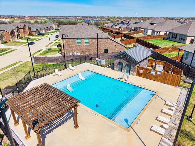 321 Sedalia Trail, Justin, TX 76247