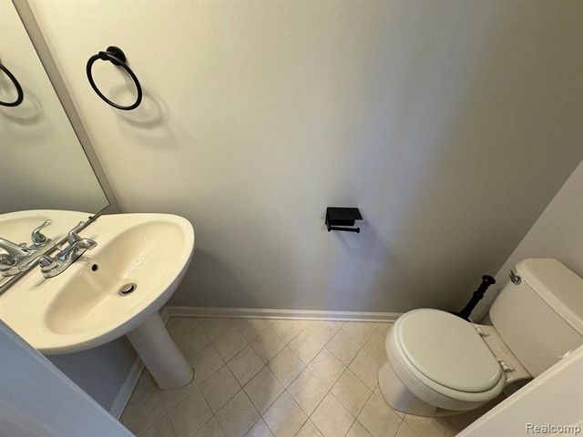 44767 Ellery Lane, Novi, MI 48377