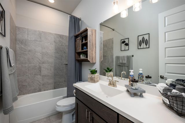 1820 Welker Drive, Van Alstyne, TX 75495