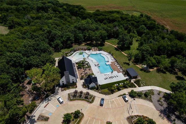 1820 Welker Drive, Van Alstyne, TX 75495