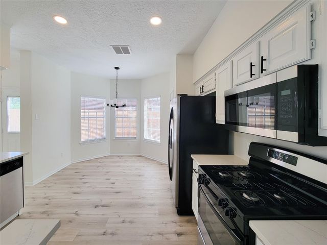 1422 Mabry Mill Road, Houston, TX 77062