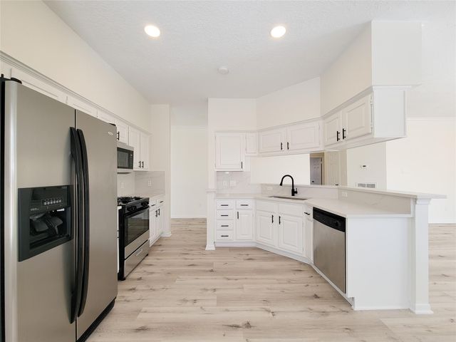 1422 Mabry Mill Road, Houston, TX 77062