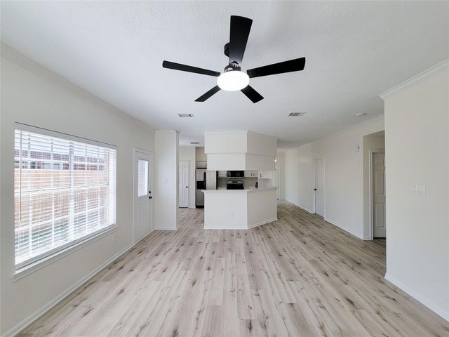 1422 Mabry Mill Road, Houston, TX 77062