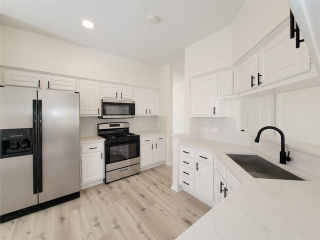 1422 Mabry Mill Road, Houston, TX 77062