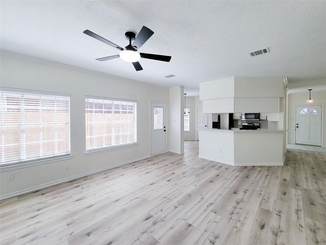 1422 Mabry Mill Road, Houston, TX 77062