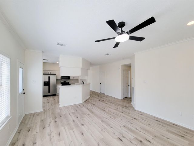 1422 Mabry Mill Road, Houston, TX 77062