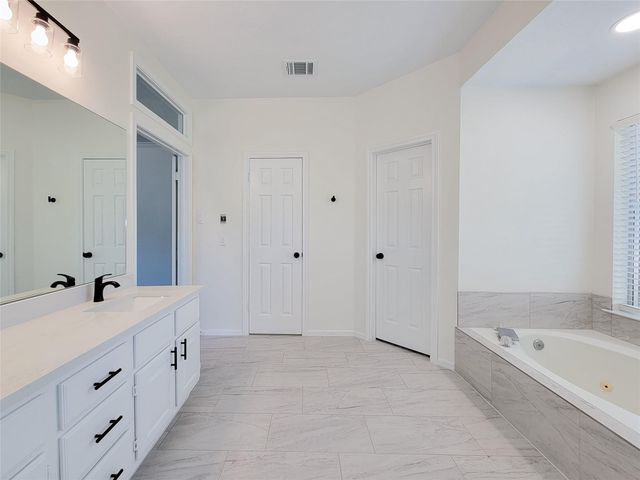 1422 Mabry Mill Road, Houston, TX 77062