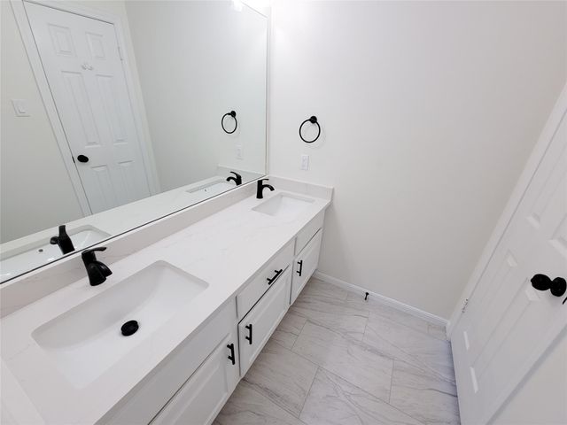 1422 Mabry Mill Road, Houston, TX 77062
