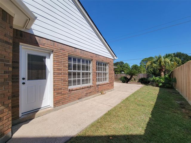 1422 Mabry Mill Road, Houston, TX 77062