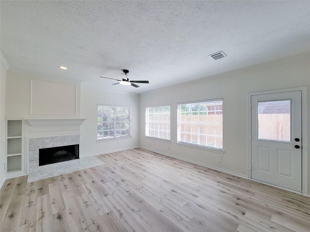 1422 Mabry Mill Road, Houston, TX 77062