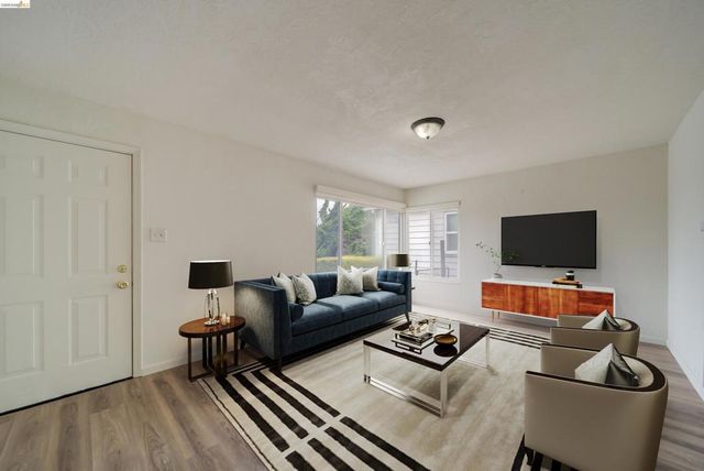 844 844 37Th St, Richmond, CA 94805