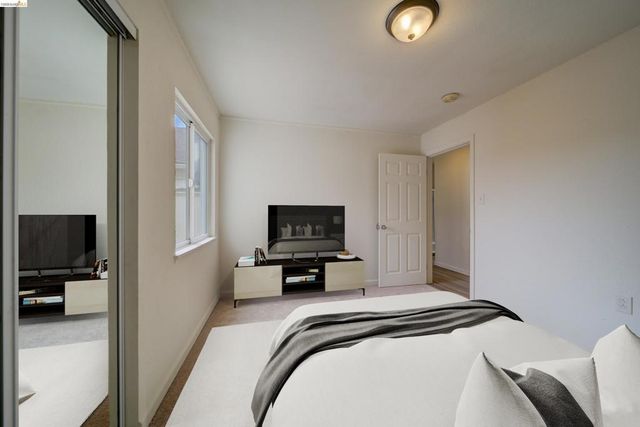 844 844 37Th St, Richmond, CA 94805