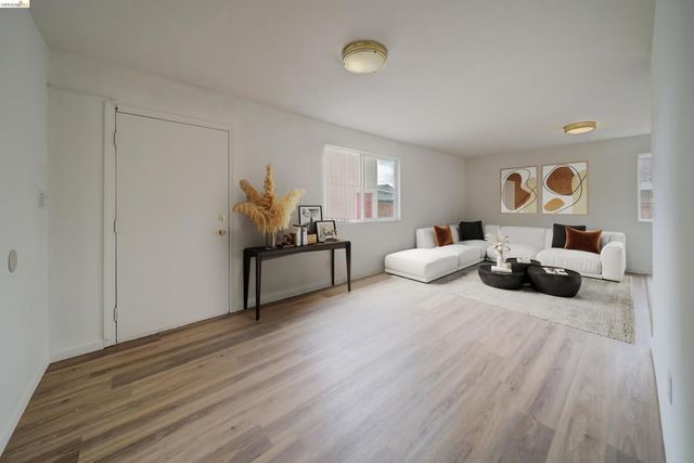 844 844 37Th St, Richmond, CA 94805