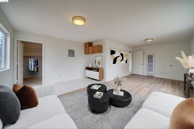 844 844 37Th St, Richmond, CA 94805