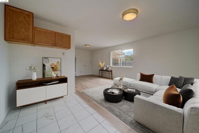 844 844 37Th St, Richmond, CA 94805