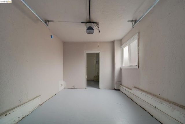 844 844 37Th St, Richmond, CA 94805